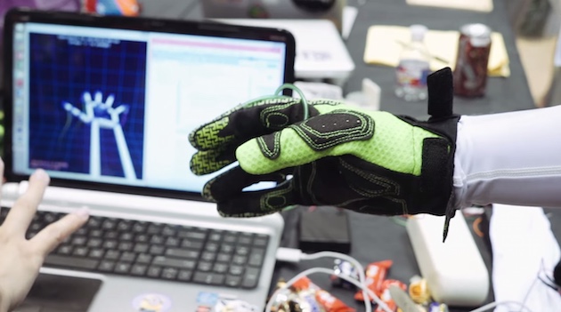 Virtual Reality Hands On Omni Glove