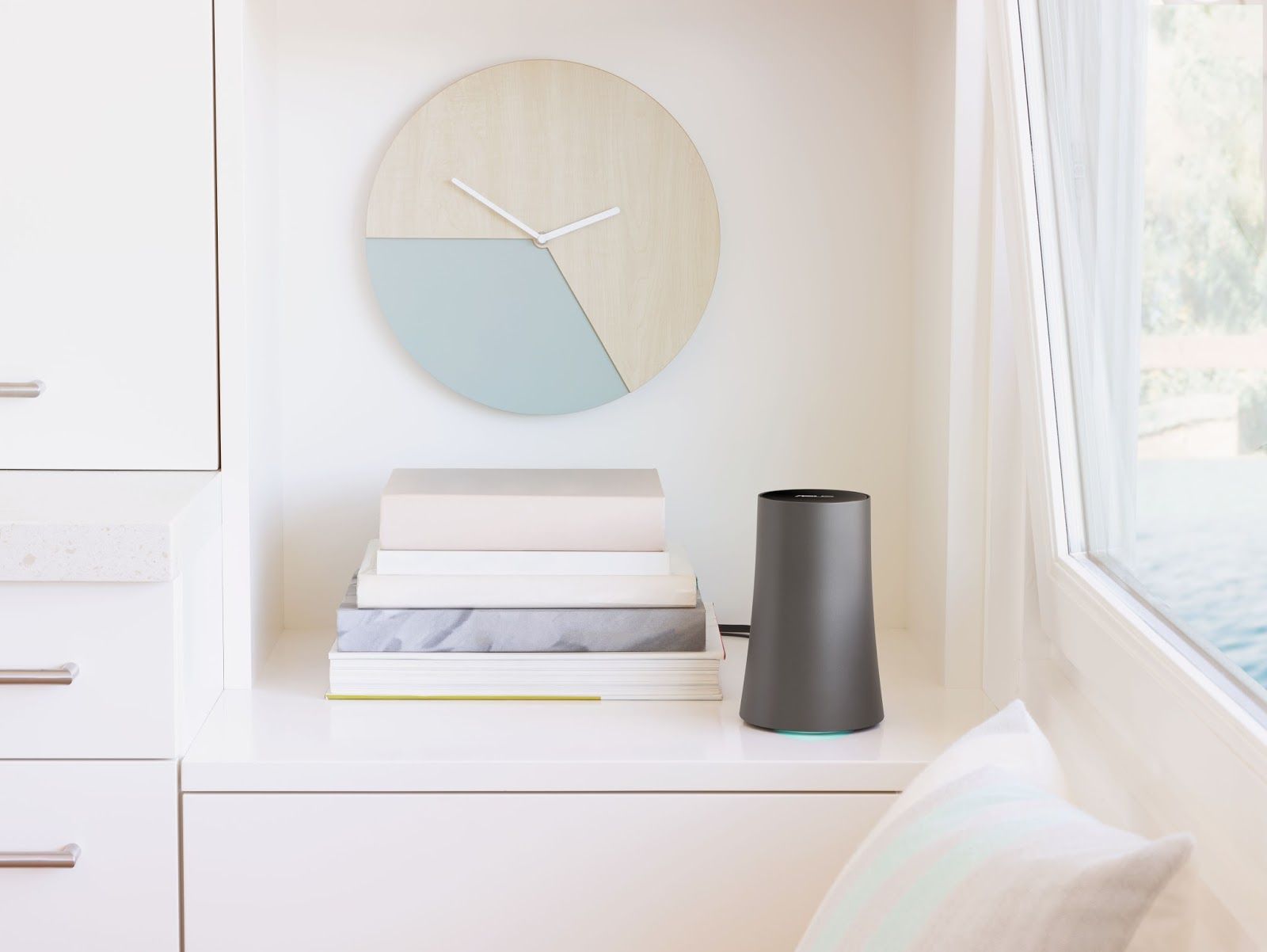 The New OnHub Wireless Router from Google in partnership with ASUS was released. 