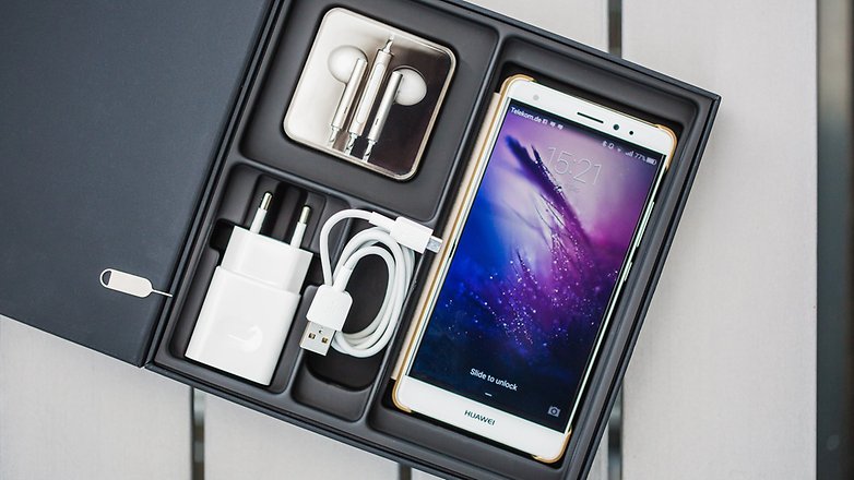 Huawei Mate S inside the box
