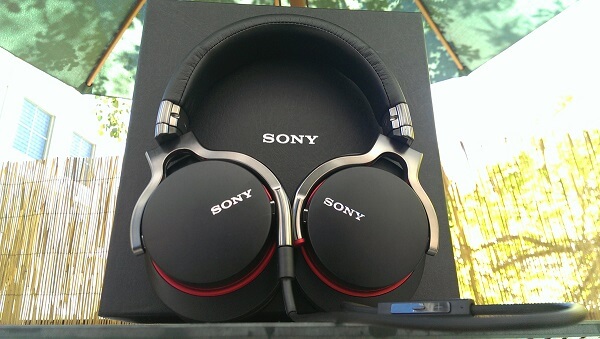 Sony MDR-1R Package