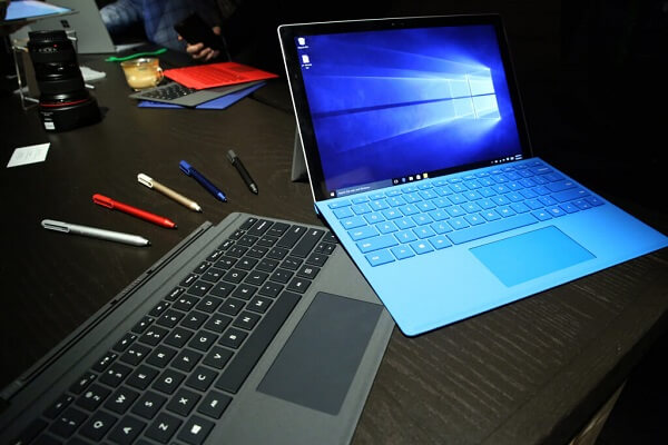 Microsoft Surface Pro 4 Type Cover and Stylus