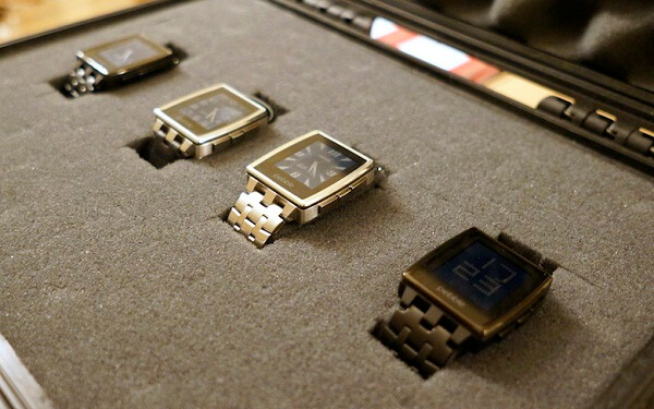 Pebble Steel Review Variants