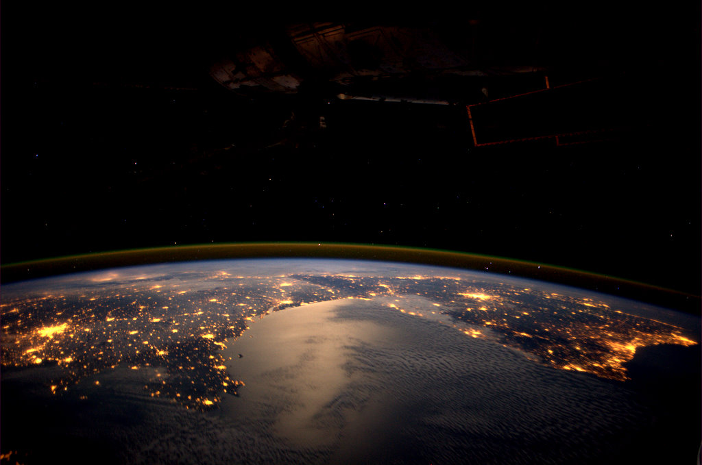 Tales of the Earth as They Are Seen from Outer Space
