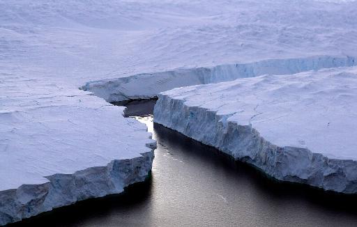 alt= Antarctic ice melting