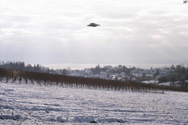 UFOs are real, according to a former Pentagon official.